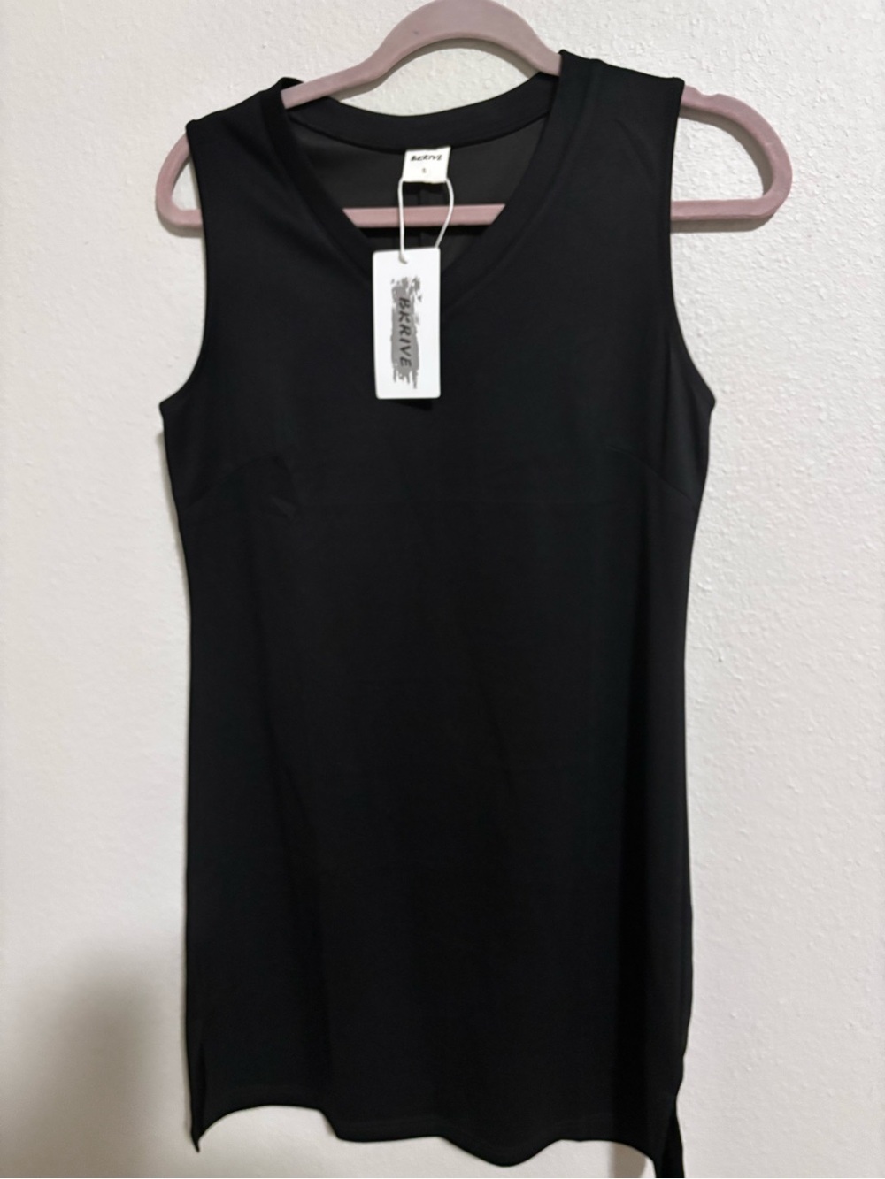 Bkrive NWT vneck, sleeveless pullover dress